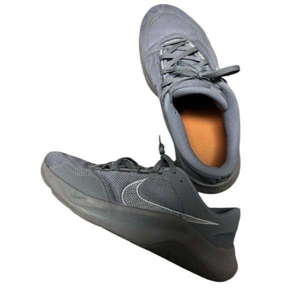 Nike Legend Essential 3 - Picture 3 of 9